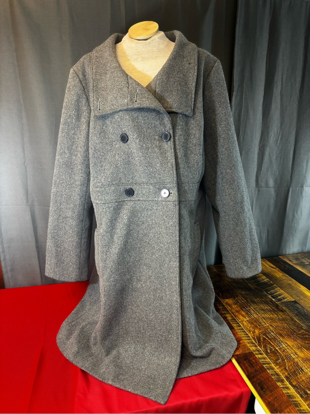 Old Navy Women’s 70% Wool Gray double breasted peacoat size large